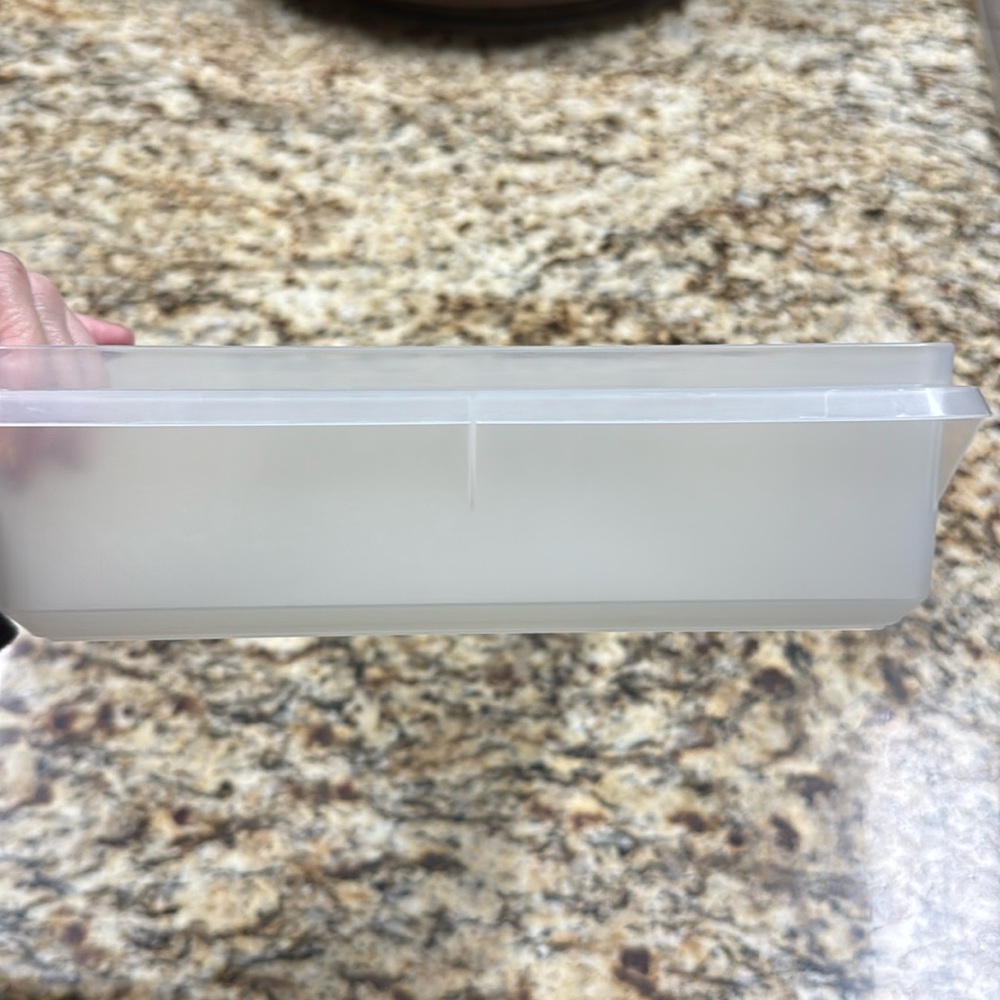 Tupperware Rectangle Container 290-9 White/Clear Body - Picture 12 of 16